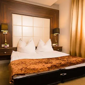 Hotel Duna Garden, Budapešť